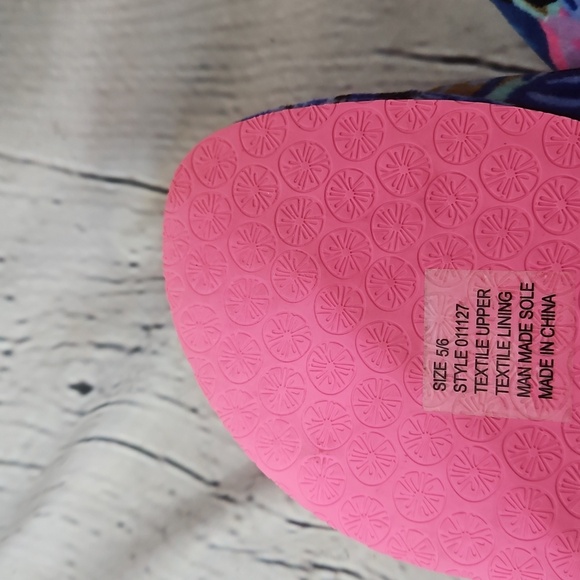 Lilly Pulitzer Maritime Velour Slippers in Onyx Earned Stripes Size 5/6 - Picture 6 of 8